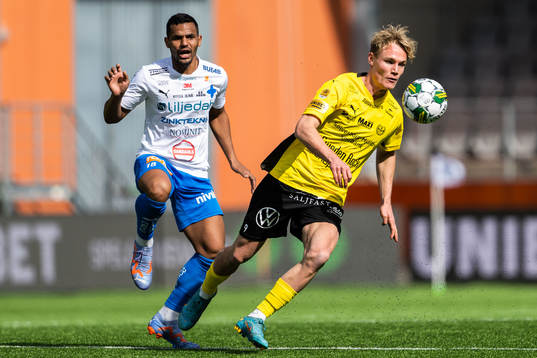 Värnamos Wenderson Oliveira do Nascimento och Mjällbys