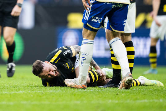AIKs Alexander Milosevic har ont