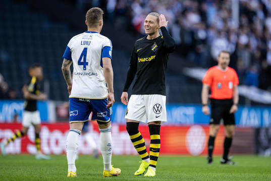 IFK Norrköpings Marco Lund Nielsen och AIKs Viktor Fischer