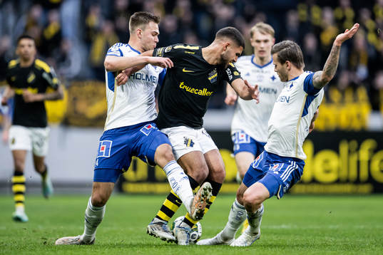 IFK Norrköpings Wille Jakobsson och Arnor Traustason mot