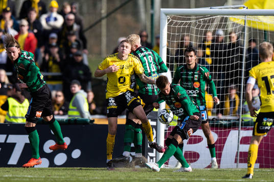 Elfsborgs Sebastian Holmen och Varbergs Victor Karlsson