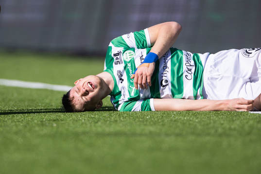 Västerås SKs Patric Åslund har ont