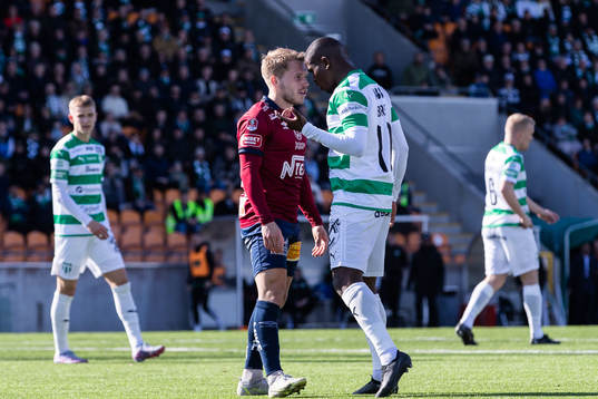 Örgrytes Hampus Dahlqvist och Västerås SKs Jaheem Burke