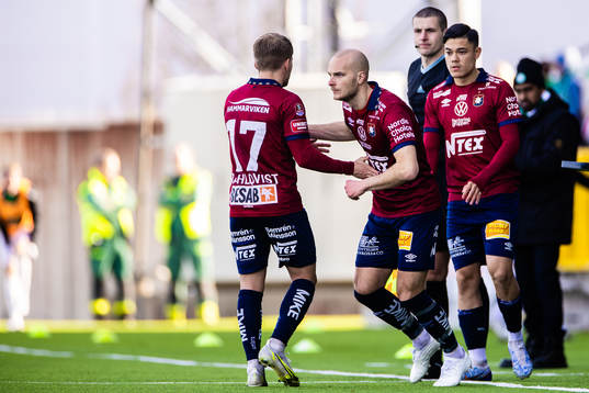 Örgrytes Jonathan Drott och Johannes Selvén byts in mot