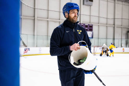 Head coach Ulf Lundberg of Sweden at a practice session the