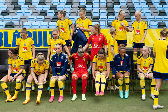 The Swedish women's national football team prepares