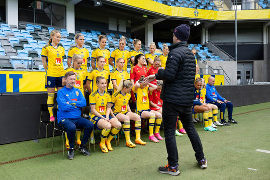 The Swedish women's national football team prepares