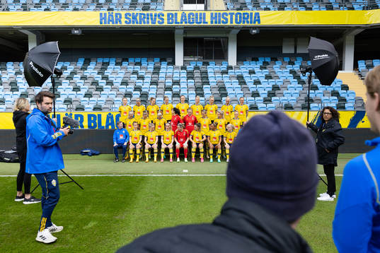 The Swedish women's national football team prepares