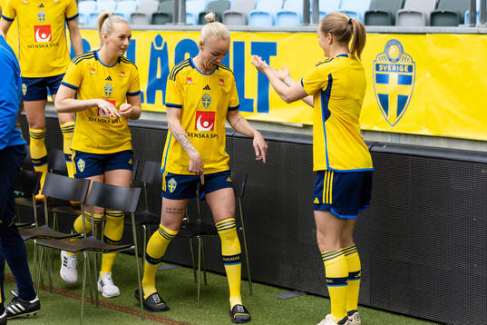 Stina Blackstenius, Caroline Seger and Magdalena Eriksson