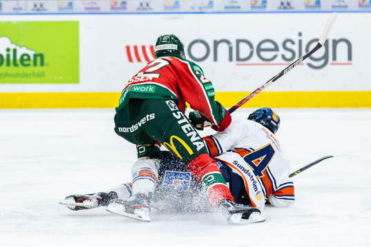 Frölundas Jere Innala mot Växjös Keegan Lowe