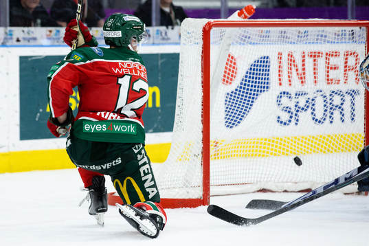 Frölundas Max Friberg skjuter 1-0