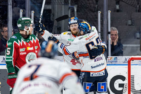 Växjös Manuel Ågren jublar med Joachim Blichfeld