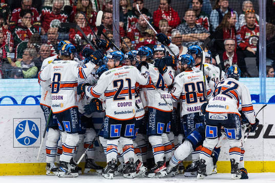 Växjös spelare jublar