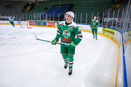 Rögles Viktor Smeds på uppvärmningen