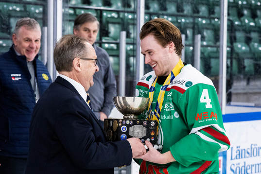 Rögles Oliver Casselsten jublar