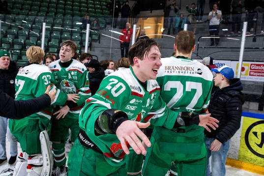 Rögles Viktor Smeds jublar