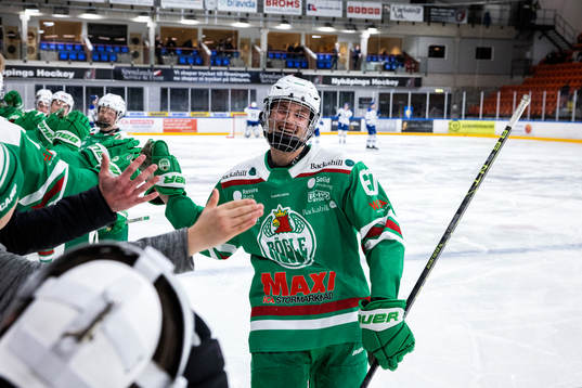 Rögles Tom Willander jublar