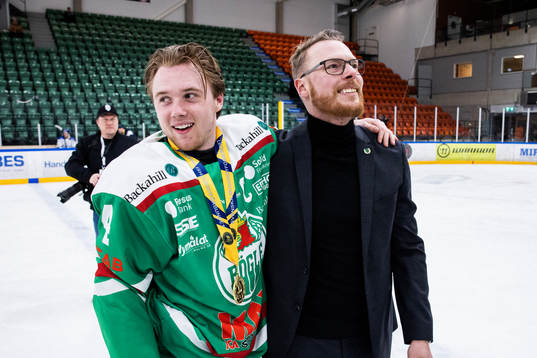 Rögles Oliver Casselsten och Rögles assisterande tränare