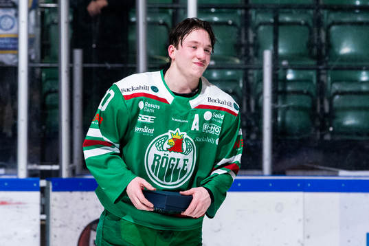 Rögles Viktor Smeds jublar