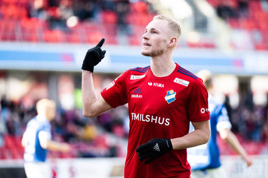 Östers Adam Bergmark Wiberg jublar