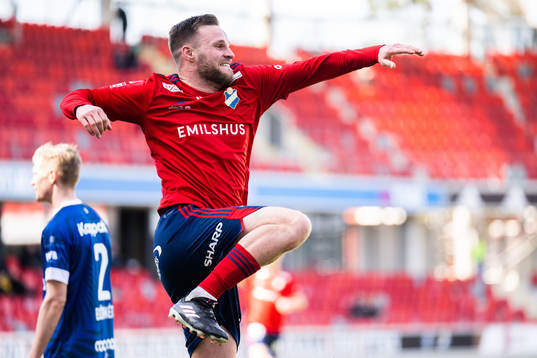 Östers Niklas Söderberg jublar
