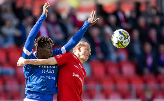 Trelleborgs Abel Ogwuche och Östers Jesper Jonasson