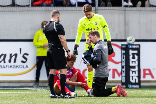 Helsingborgs Thomas Rogne har ont