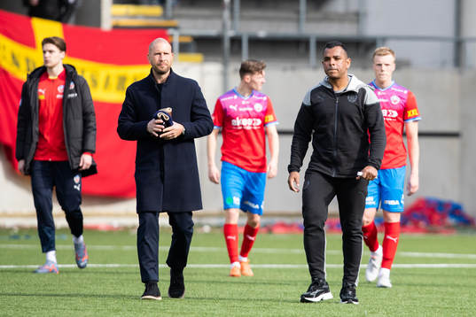 Helsingborgs tränare Mattias Lindström och Alvaro Santos