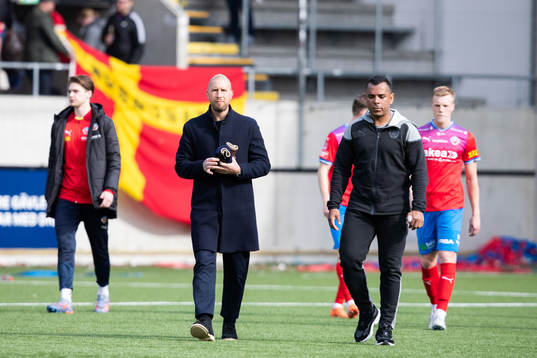 Helsingborgs tränare Mattias Lindström och Alvaro Santos