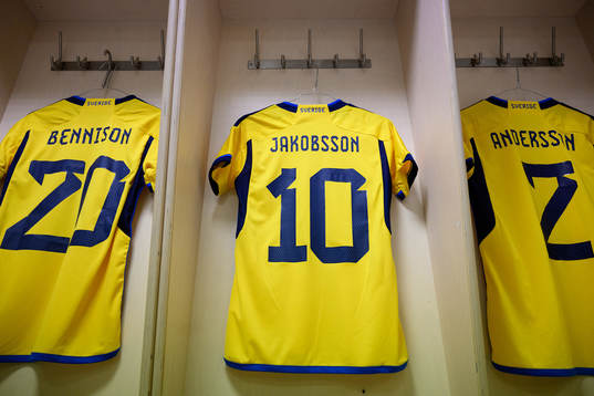 The jerseys of Hanna Benisson, Sofia Jakobsson and Jonna
