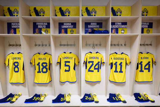 The jerseys of Matilda Vinberg, Fridolina Rolfö, Hanna