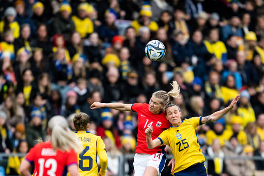 Ada Hegerberg of Norway and Julia Zigiotti Olme of Sweden