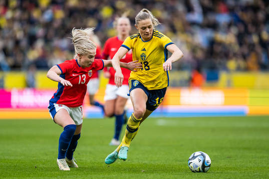 Thea Bjelde of Norway and Fridolina Rolfö of Sweden
