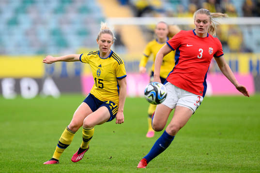 Rebecka Blomqvist of Sweden and Mathilde Harviken of Norway