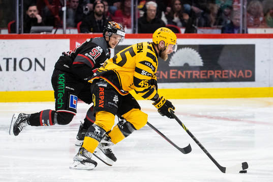 Örebros Kristian Näkyvä och Skellefteås Oscar Möller