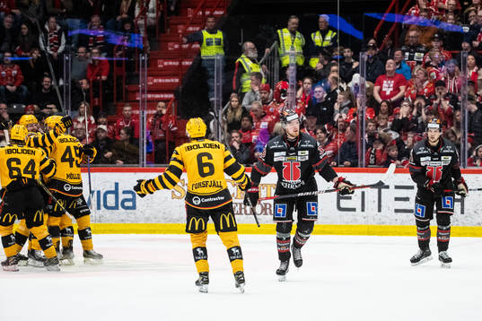 Örebros Christopher Mastomäki och Kristian Näkyvä deppar