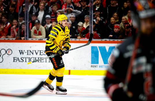Skellefteås Jonathan Johnsson gör 0-1 och jublar
