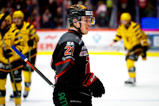 Örebros Linus Öberg deppar