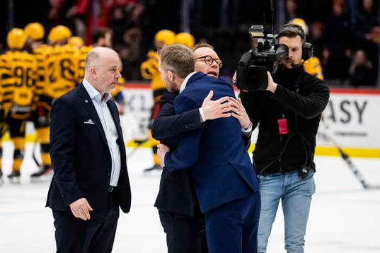 Örebros tränare Niklas Eriksson och Skellefteås tränare