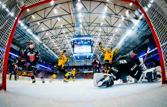 Skellefteås Jonathan Johnsson jublar