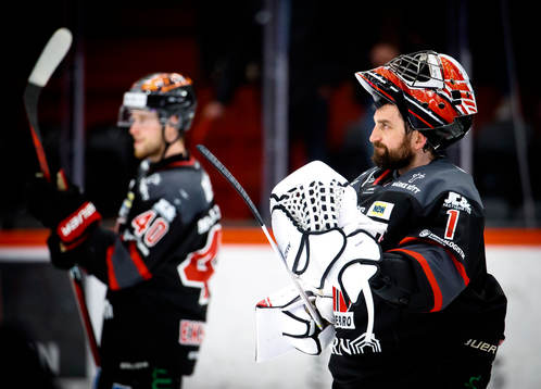 Örebros målvakt Jhonas Enroth deppar