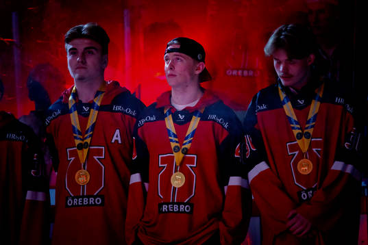 Örebros J18 lag hyllas