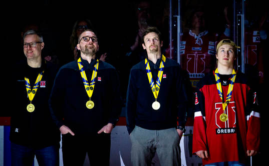 Örebros J18 lag hyllas