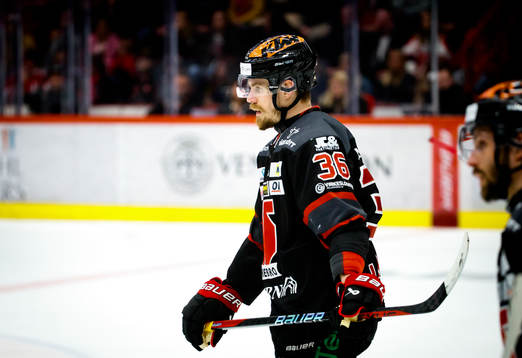 Örebros Emil Larsson deppar