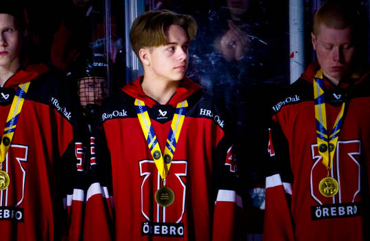 Örebros J18 lag hyllas