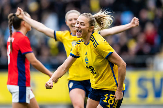 Fridolina Rolfö of Sweden celebrates
