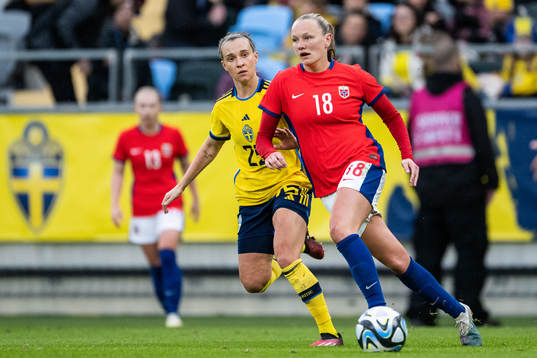 Julia Zigiotti Olme of Sweden and Frida Maanum of Norway