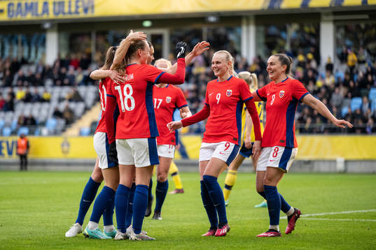 Players of Norway celebrate