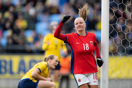 Frida Maanum of Norway celebrates