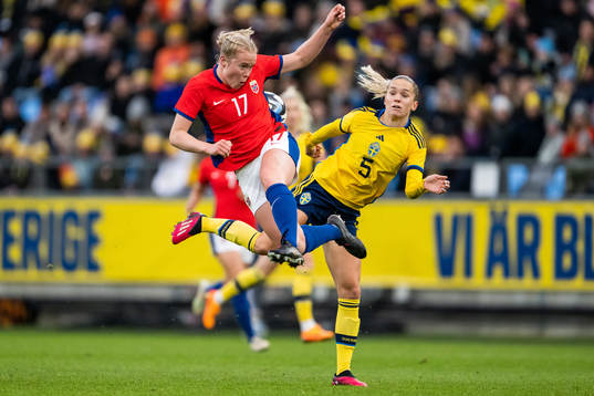 Julie Blakstad of Norway and Hanna Lundkvist of Sweden